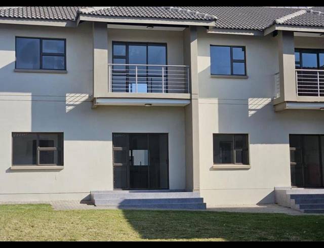 2 BEDROOM TOWNHOUSE FOR SALE IN NOORDWYK